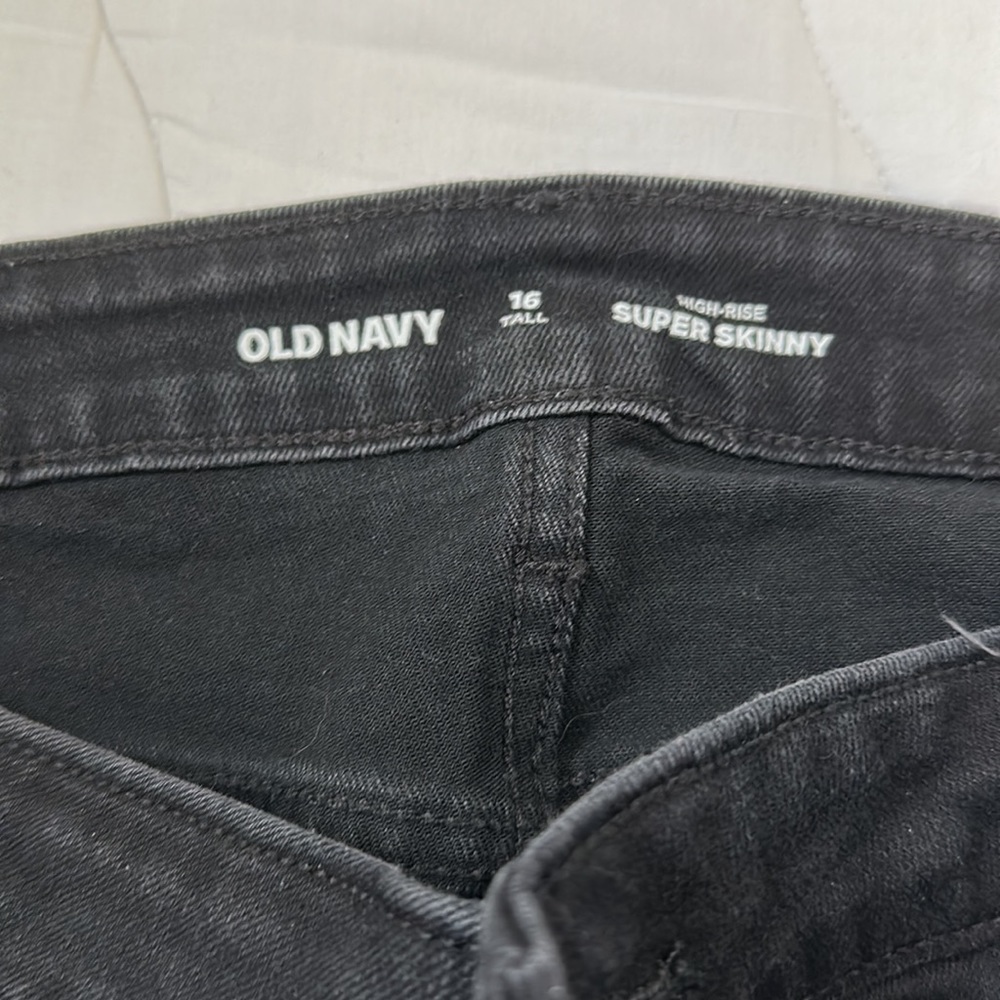 Old navy black high rise skinny jean - Picture 3 of 3